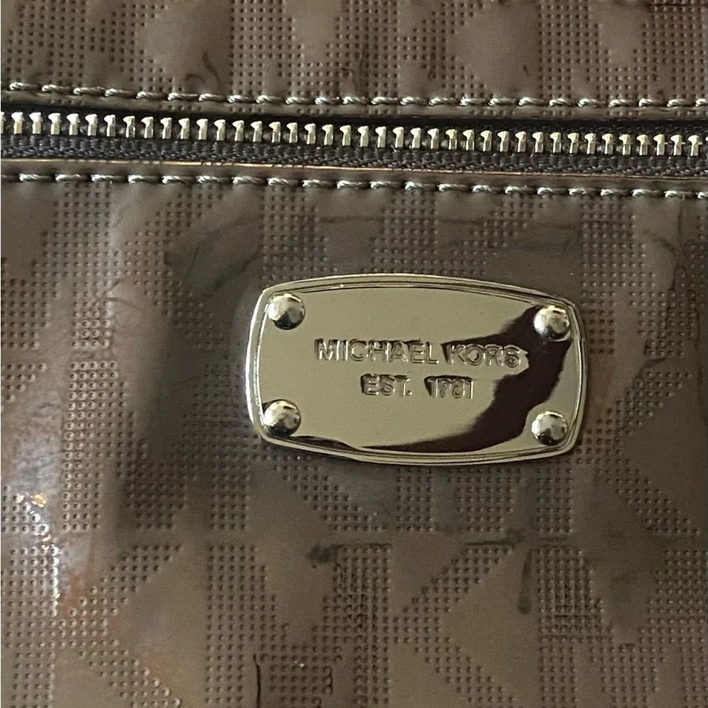 NWT Michael Kors wrist purse